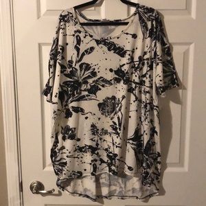 🎉 3/$20 2xl Lularoe Irma